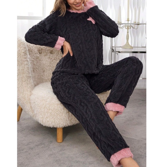 Cozy Teddy Textured Color Block Pajamas Lounge Set - Picture 2 of 13